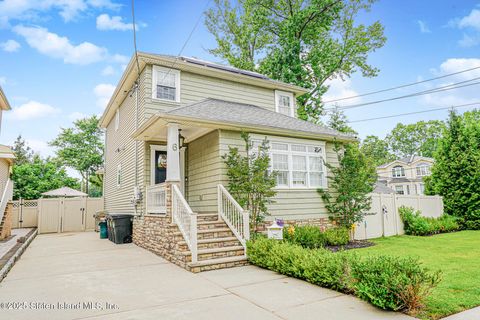 Photo of 6 Waimer Place, Staten Island, NY 10312 (MLS # 2504011)