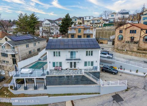 Photo of 4 Sophia Lane, Staten Island, NY 10304 (MLS # 2601426)