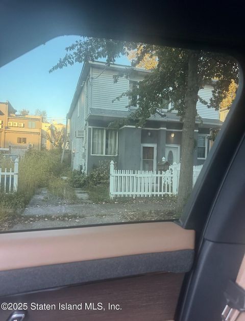 Photo of 5 White Street, Staten Island, NY 10305 (MLS # 2506906)