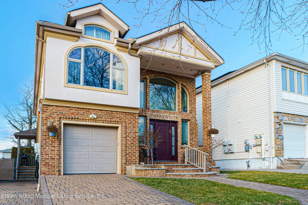 Photo of 19 Bascom Place, Staten Island, NY 10314 (MLS # 1164931)