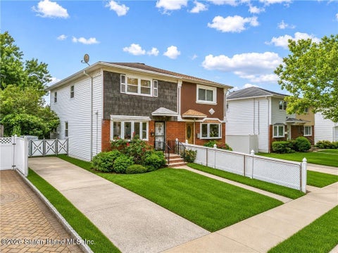 Homes For Sale - 420 Doane Avenue<br/> Staten Island, NY 10308