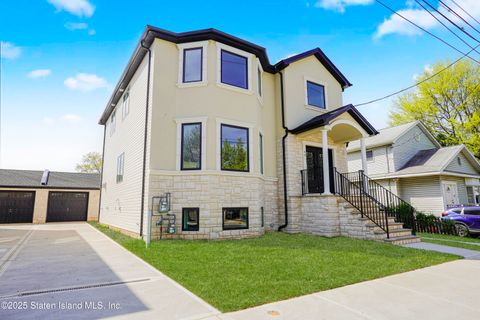 Photo of 50 Knesel Street, Staten Island, NY 10309 (MLS # 2406362)