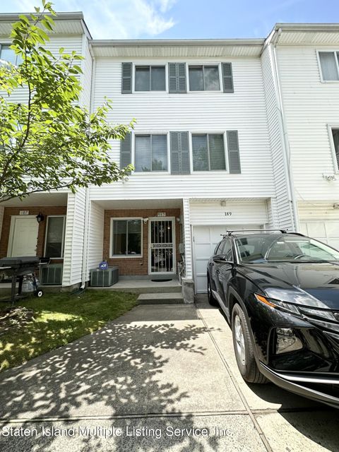 Photo of 189 Aspen Knolls Way, Staten Island, NY 10312 (MLS # 1163321)