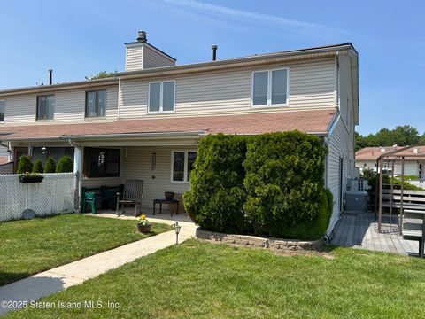 Photo of 30 Regis Drive #76, Staten Island, NY 10314 (MLS # 2503467)