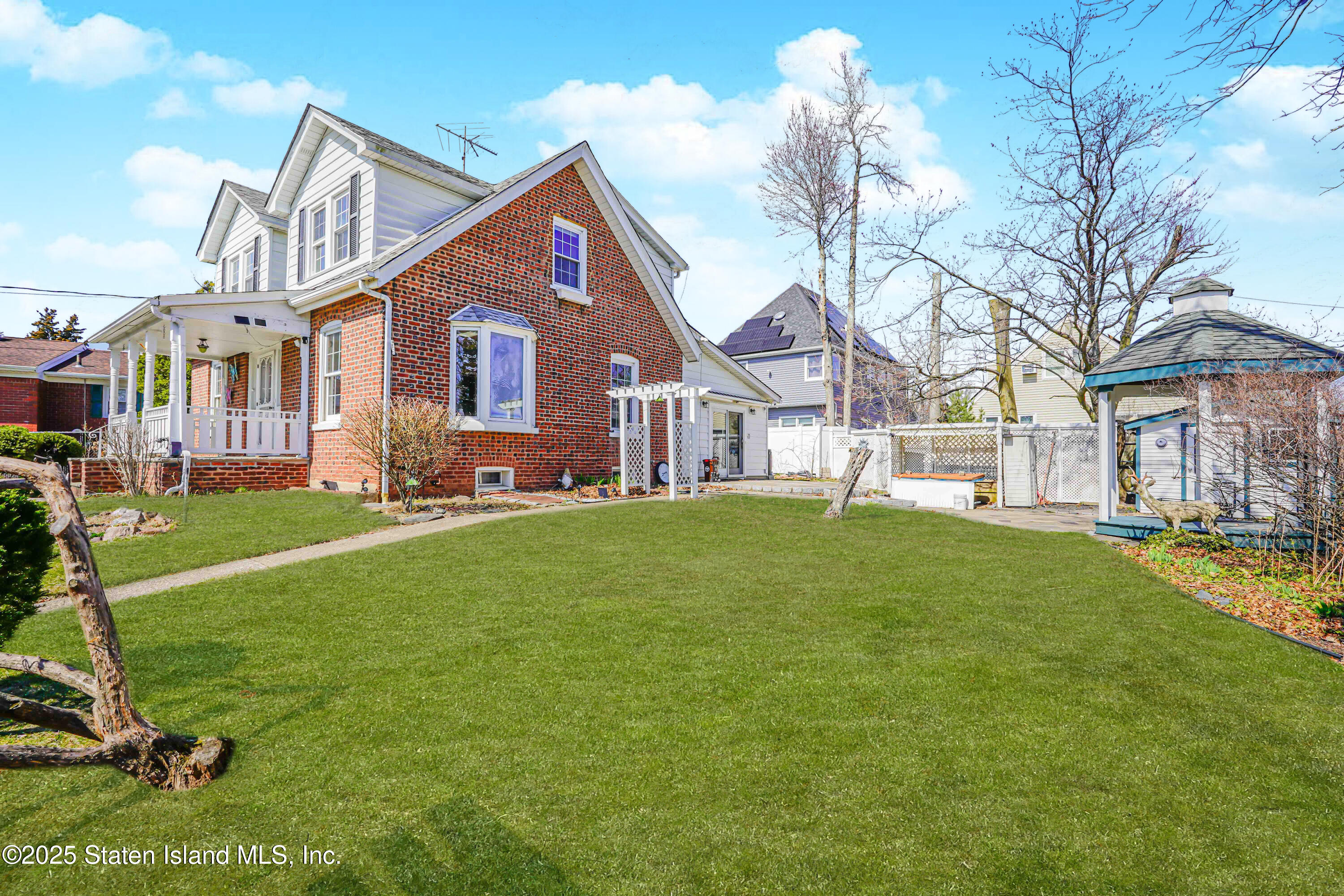 297 Woods Of Arden Road, Staten Island, New York image 43