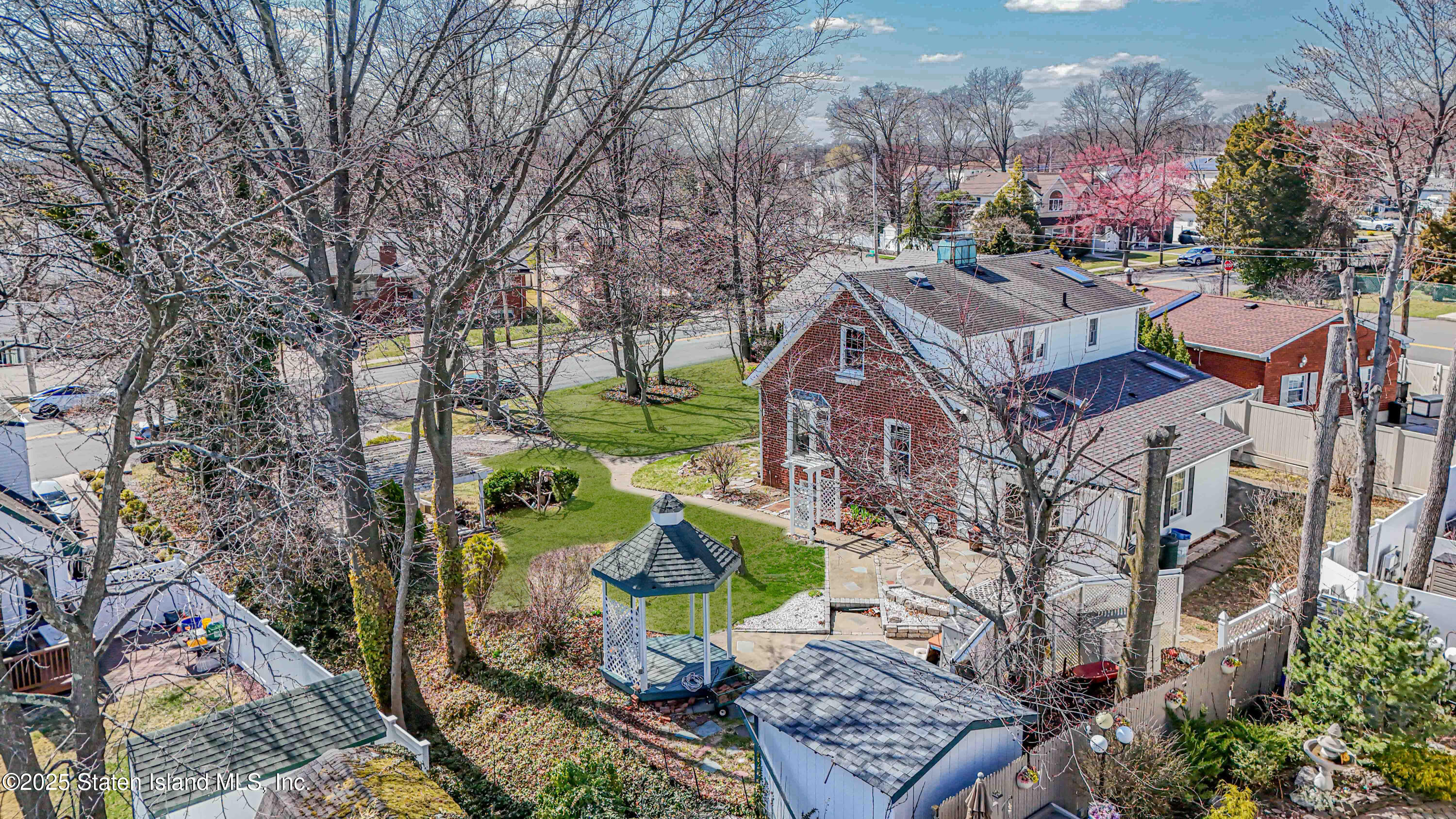 297 Woods Of Arden Road, Staten Island, New York image 7