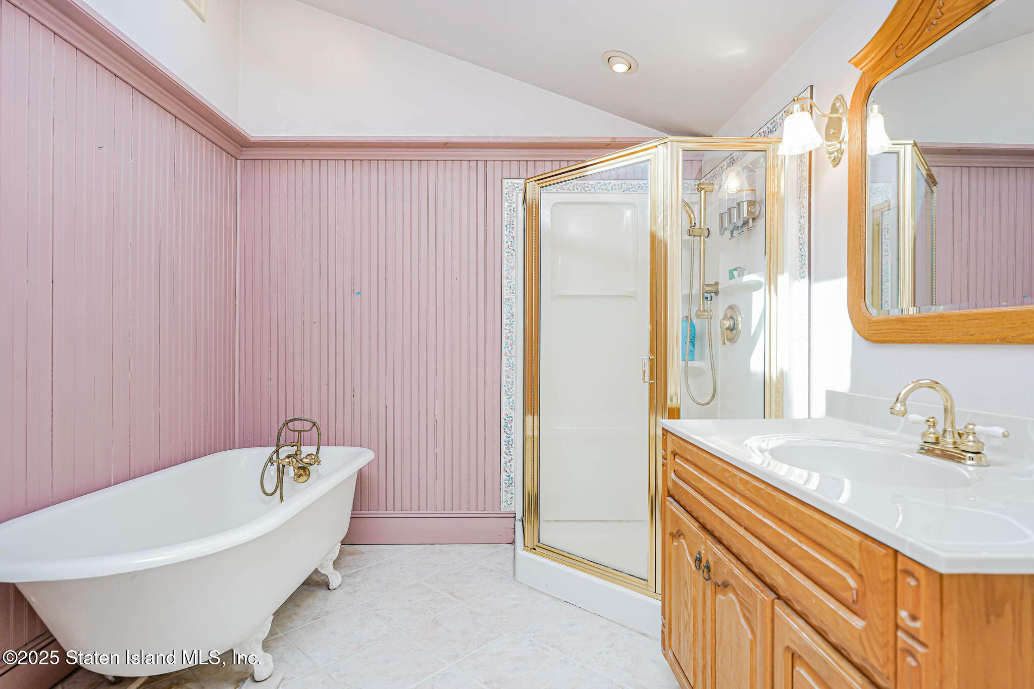 297 Woods Of Arden Road, Staten Island, New York image 27