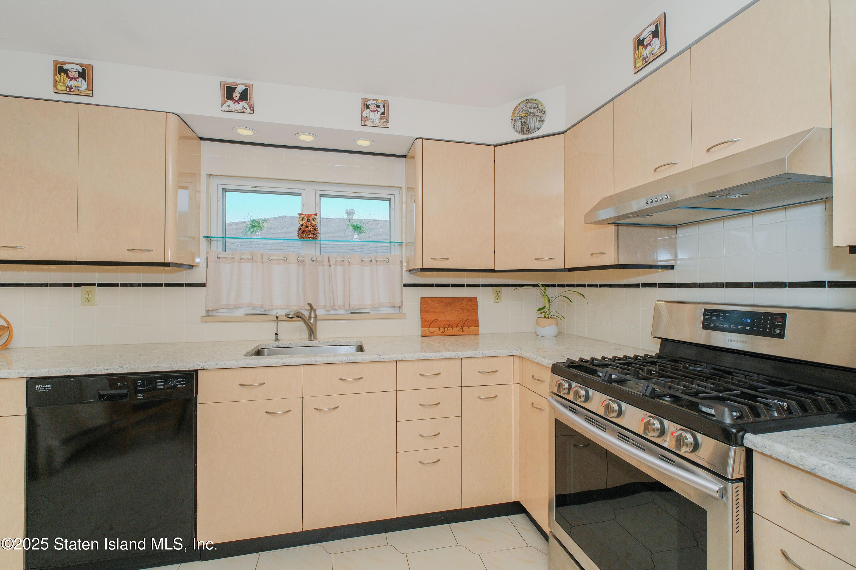 1008 Rathbun Avenue, Staten Island, New York image 15
