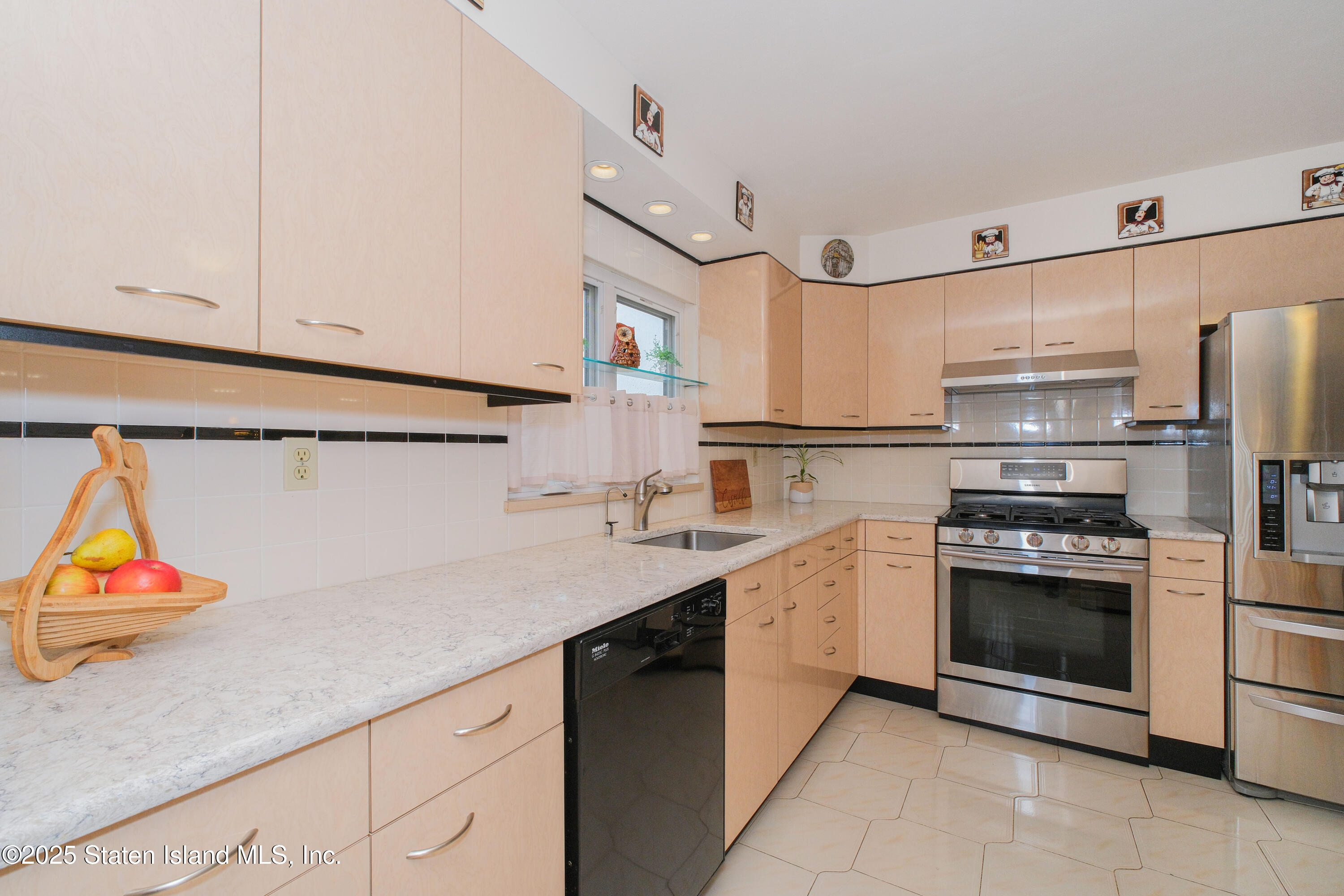 1008 Rathbun Avenue, Staten Island, New York image 14