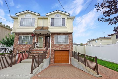 Photo of 638 Wilson Avenue, Staten Island, NY 10312 (MLS # 1163759)