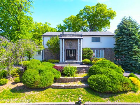 Photo of 475 Ocean Terrace, Staten Island, NY 10301 (MLS # 2602790)