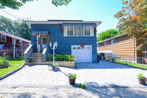 Photo of 34 Andros Avenue, Staten Island, NY 10303 (MLS # 2504995)