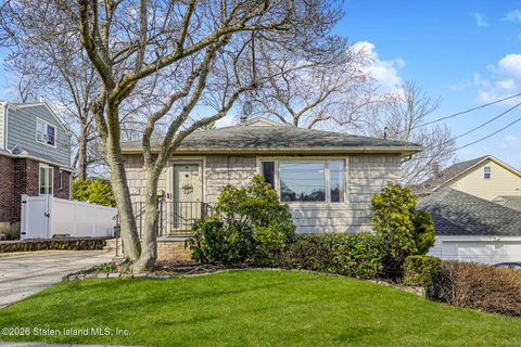 Photo of 432 Sheffield Street, Staten Island, NY 10310 (MLS # 2601397)