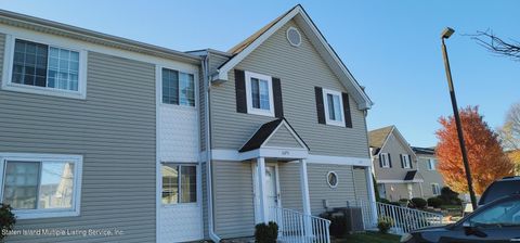 Photo of 637 Correll Avenue #A, Staten Island, NY 10309 (MLS # 1158544)