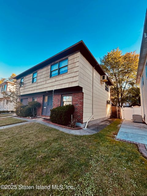 Photo of 99 Elder Avenue, Staten Island, NY 10309 (MLS # 2506156)