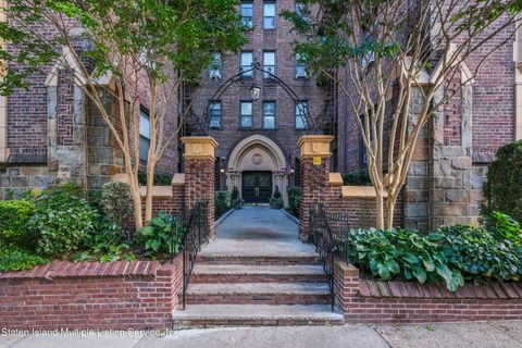 Photo of 215 Hart Boulevard #4j, Staten Island, NY 10301 (MLS # 1165025)