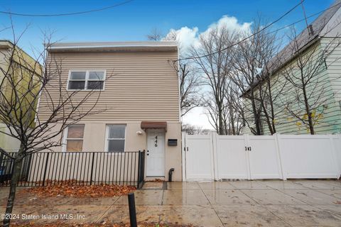 Photo of 446 Tompkins Avenue, Staten Island, NY 10305 (MLS # 2501116)