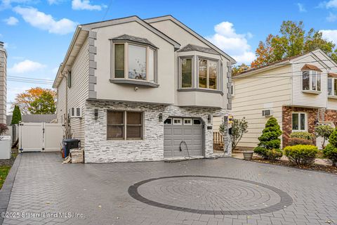 Photo of 242 Rathbun Avenue, Staten Island, NY 10312 (MLS # 2506409)