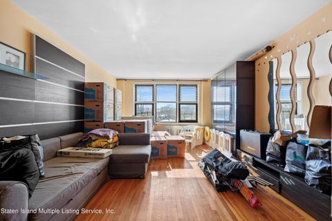 Photo of 145 Lincoln Avenue #5g, Staten Island, NY 10306 (MLS # 2401009)