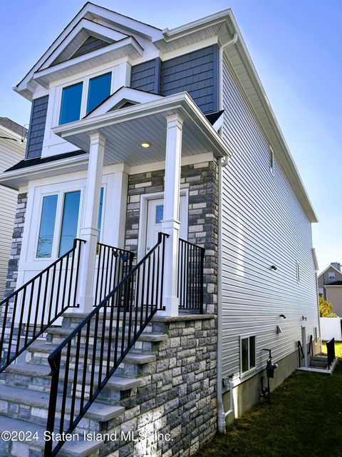 Photo of 80 Hooker Place, Staten Island, NY 10302 (MLS # 2401091)