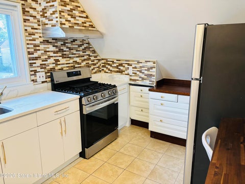 Apartment For Rent - 195 Prescott Avenue #2<br/> Richmond County, Staten Island, NY 10306