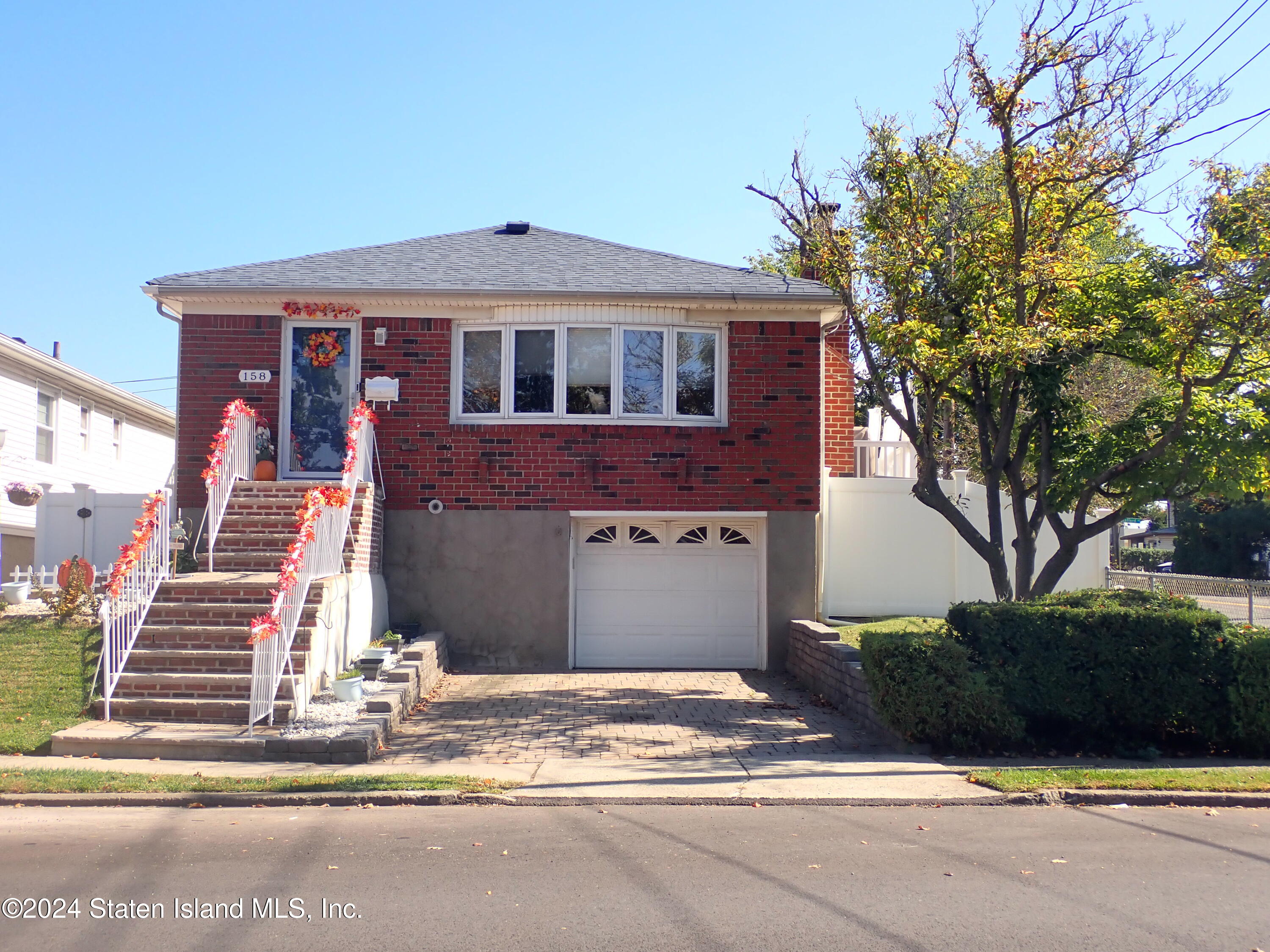 158 Vineland Avenue, Staten Island, New York image 2