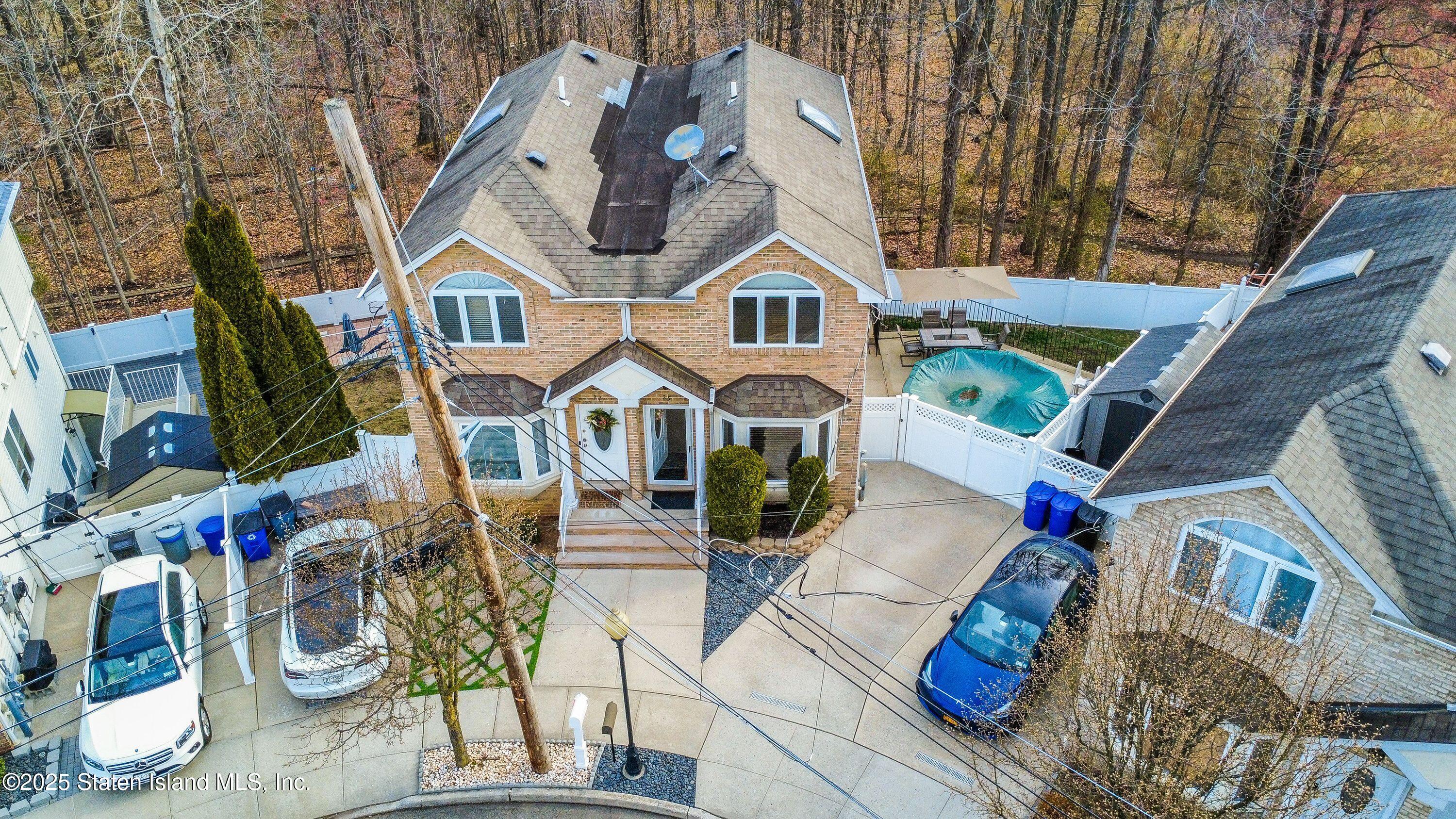 25 Gwenn Loop, Staten Island, New York image 41