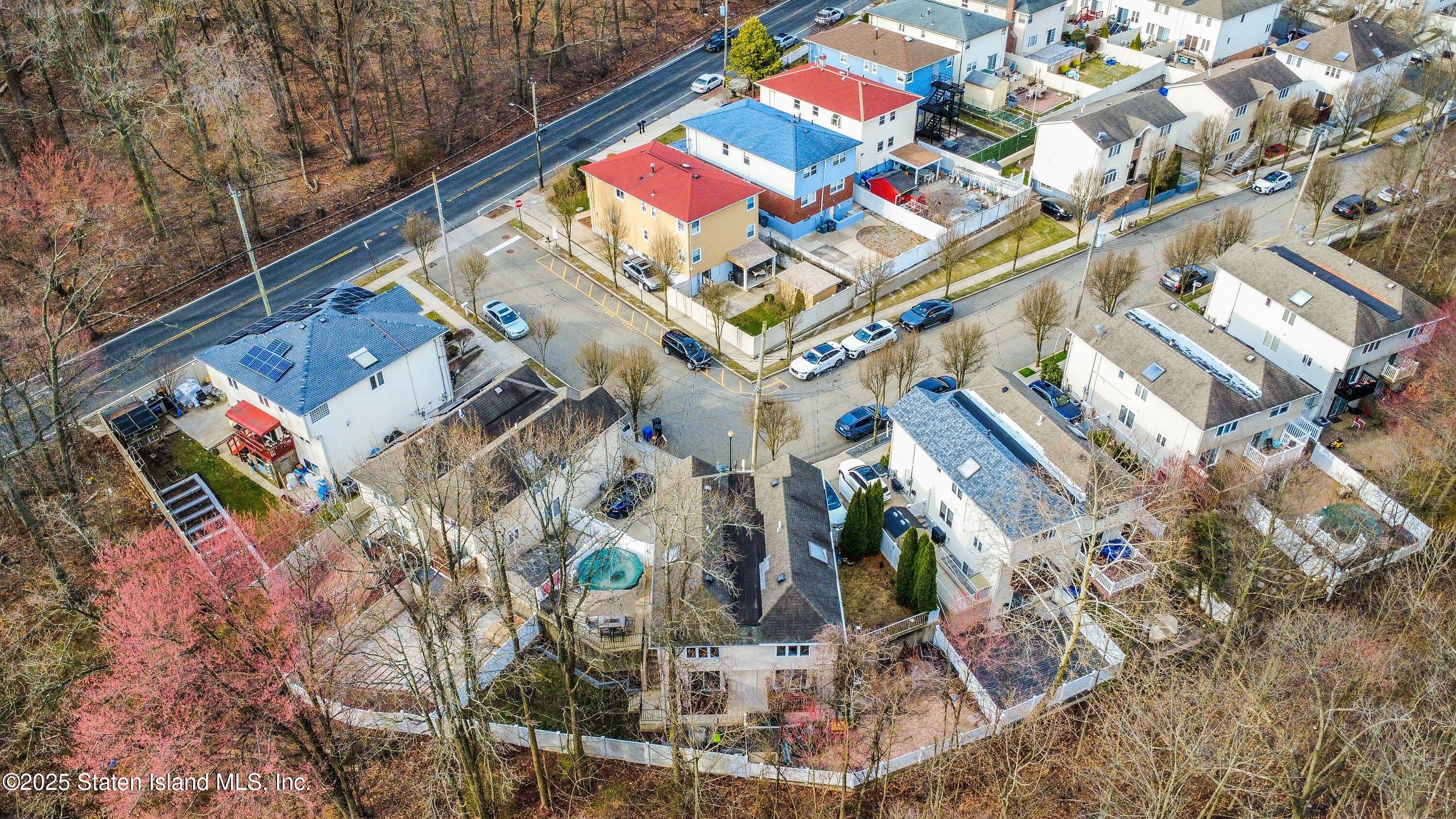25 Gwenn Loop, Staten Island, New York image 46