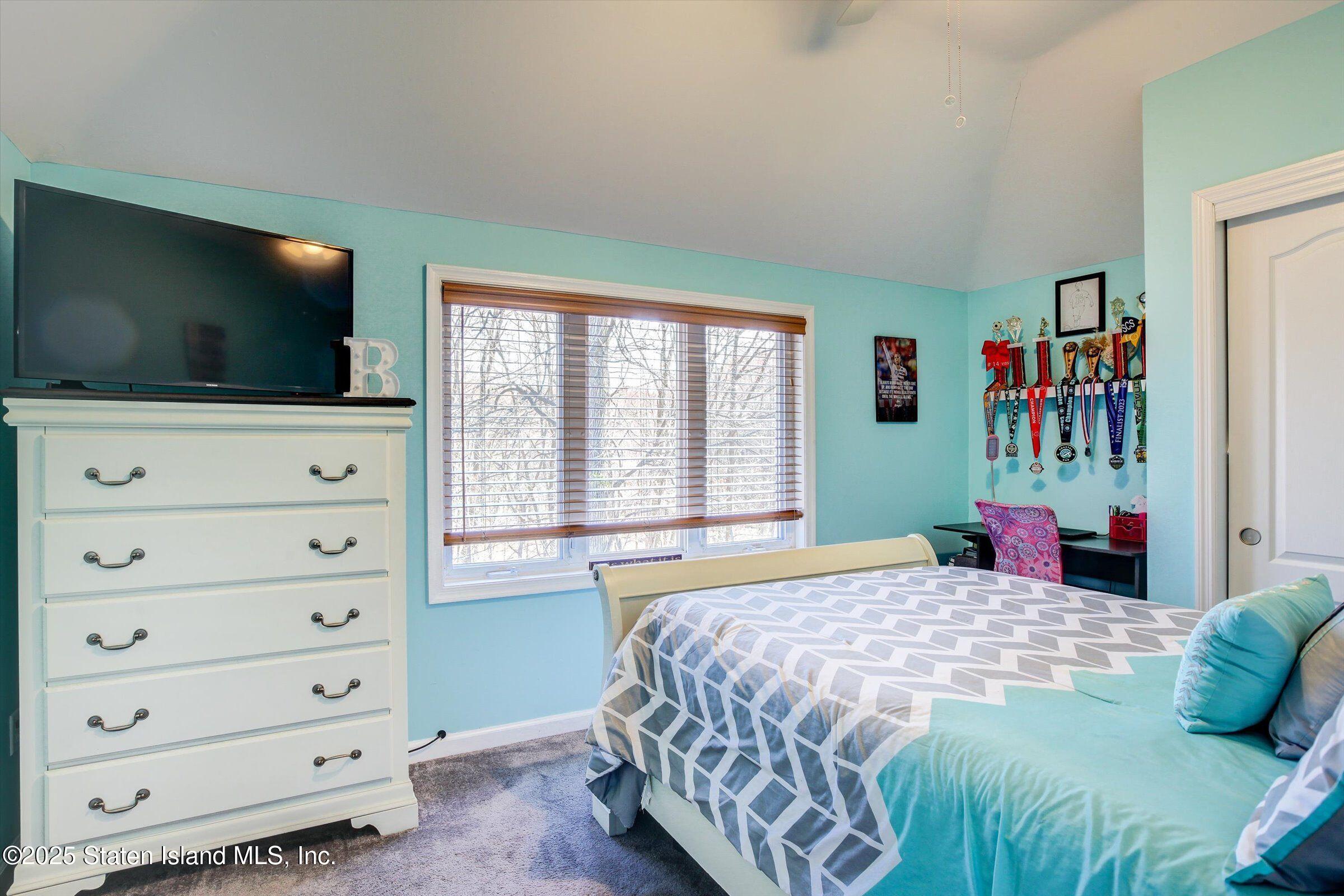 25 Gwenn Loop, Staten Island, New York image 34