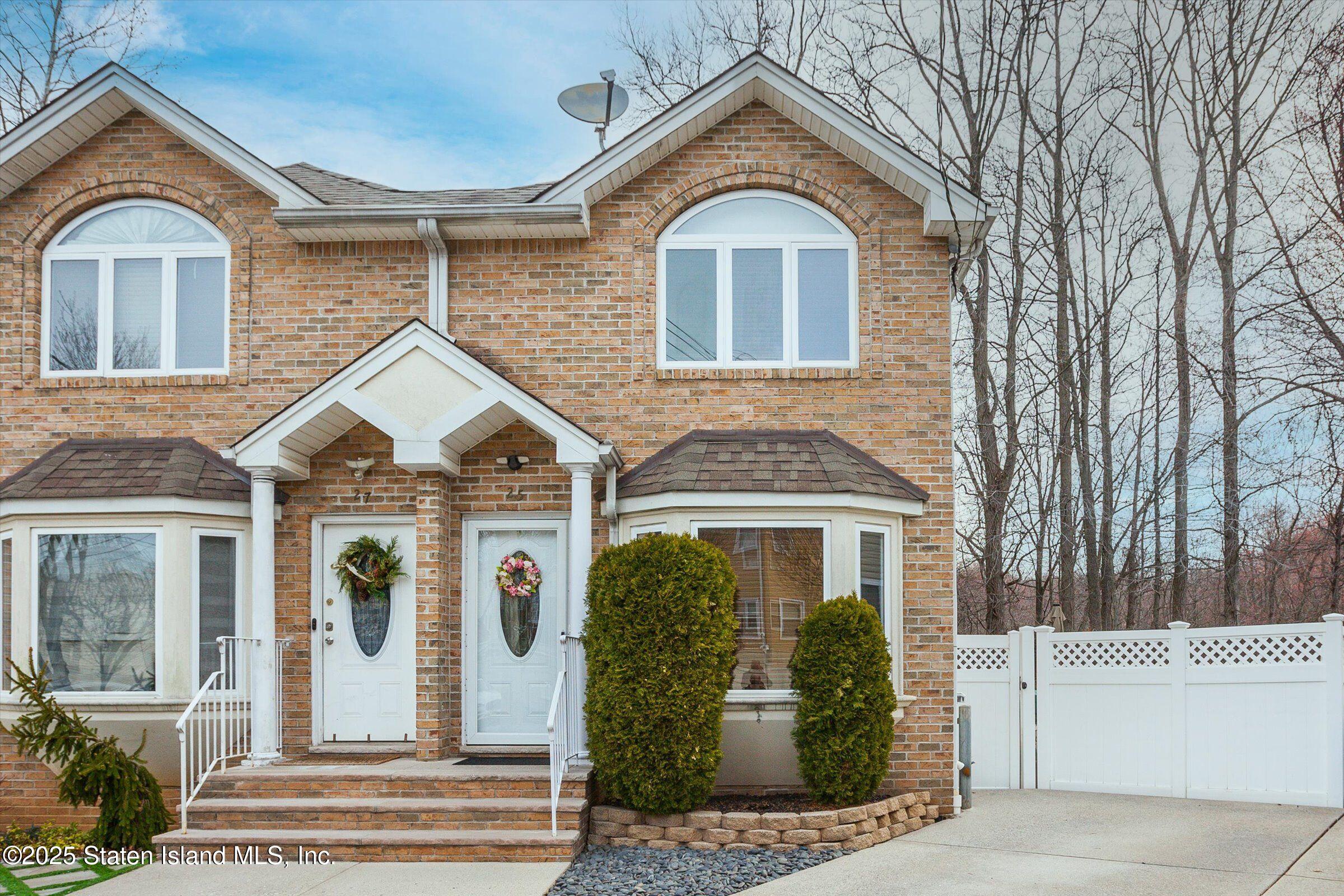 25 Gwenn Loop, Staten Island, New York image 4