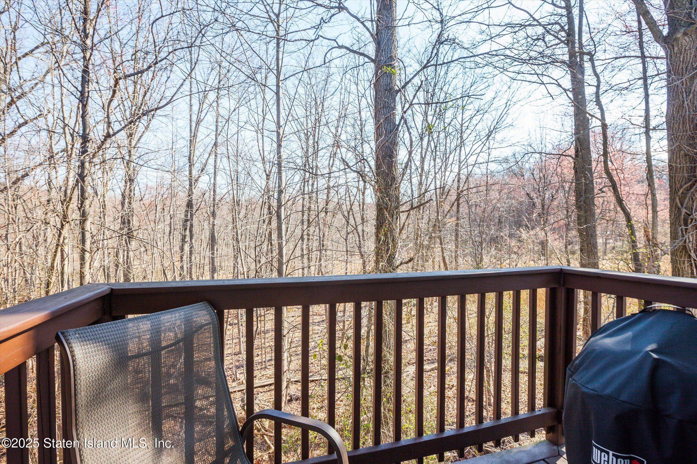 25 Gwenn Loop, Staten Island, New York image 22