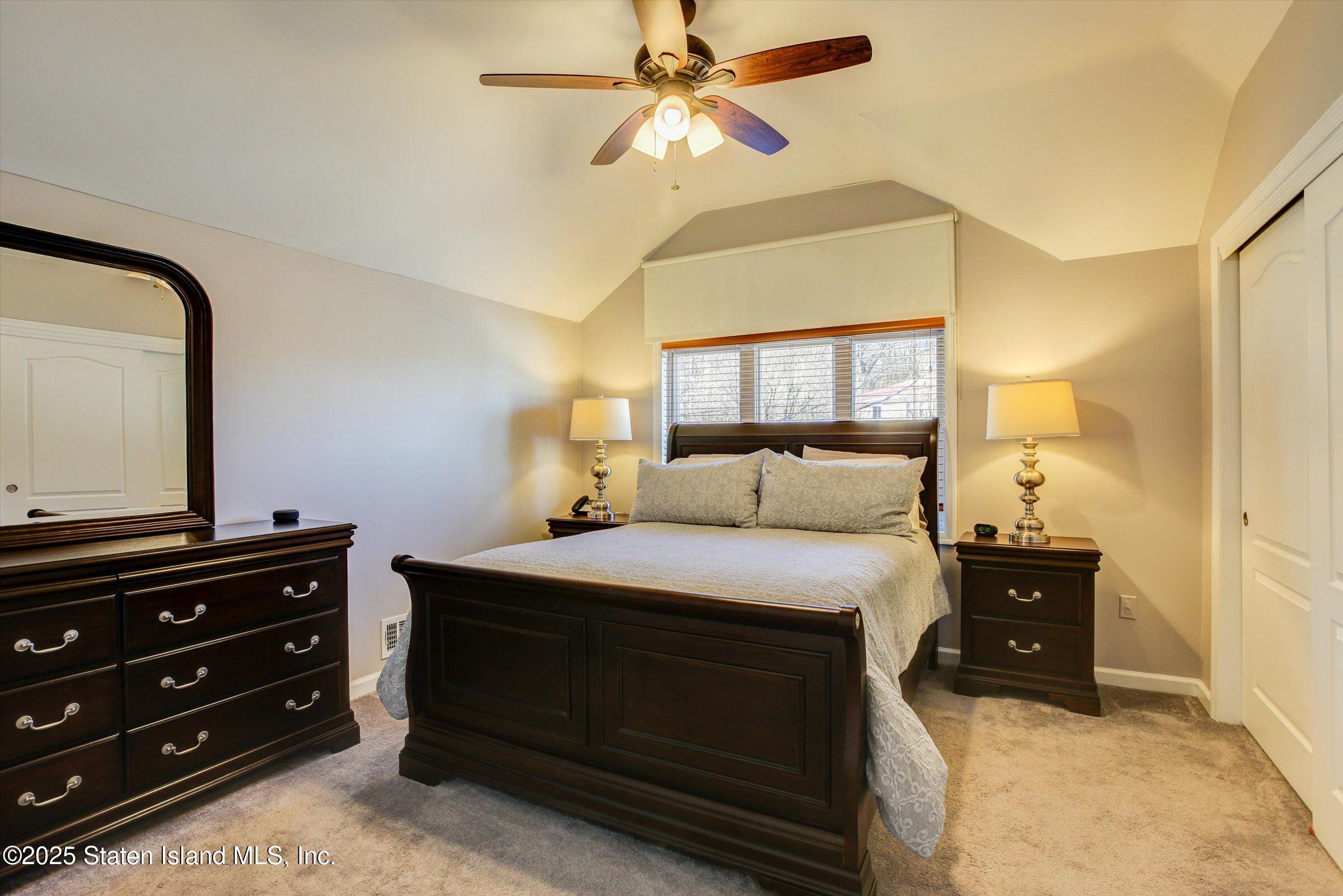 25 Gwenn Loop, Staten Island, New York image 26