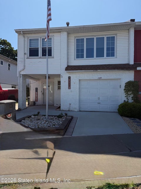 Homes For Sale - 109 Dogwood Drive<br/> Staten Island, NY 10312