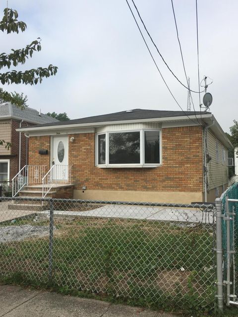 Photo of 366 Grandview Avenue, Staten Island, NY 10303 (MLS # 2603028)