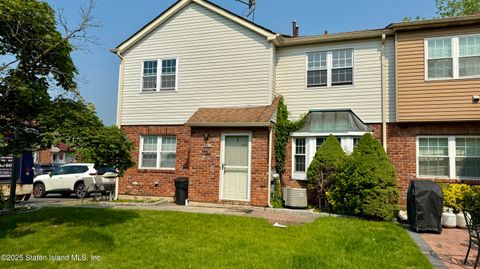 Photo of 31 Franklin Ln Ln #A, Staten Island, NY 10306 (MLS # 2503185)