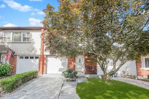 Photo of 68 Gold Avenue, Staten Island, NY 10312 (MLS # 2504472)