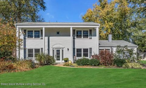 Photo of 14 Kilmer Drive, Manalapan, NJ 07726 (MLS # 2401152)