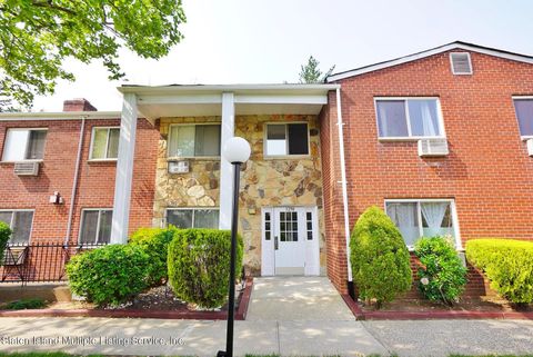 Photo of 1298 Rockland Avenue #1-E, Staten Island, NY 10314 (MLS # 1162187)