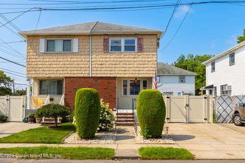 Photo of 312 Great Kills Road, Staten Island, NY 10308 (MLS # 2404547)