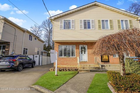 Photo of 45 Vanessa Lane, Staten Island, NY 10312 (MLS # 2500423)