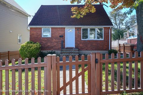 Photo of 94 Walker Street, Staten Island, NY 10302 (MLS # 1165140)