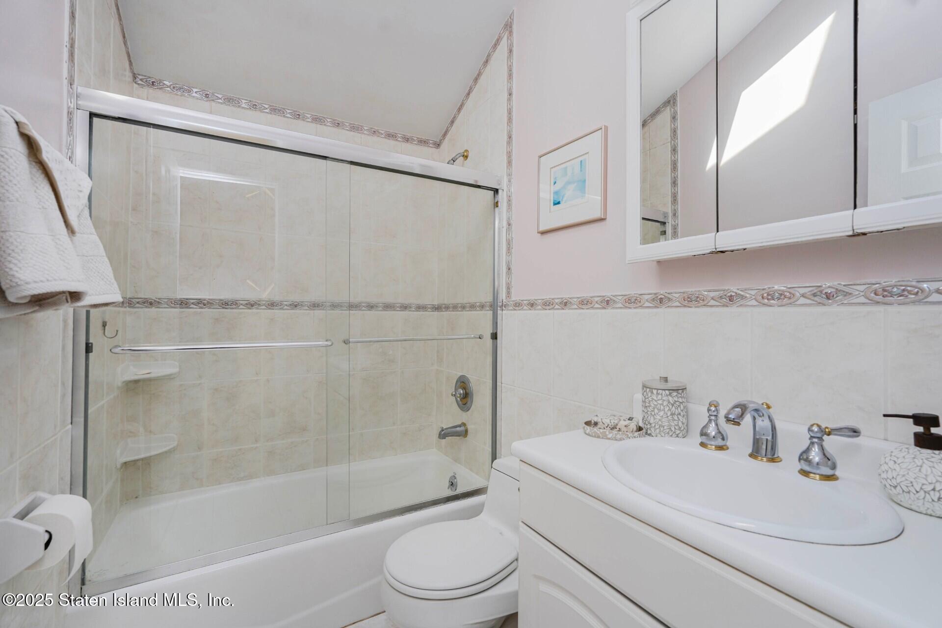 376 Adelaide Avenue, Staten Island, New York image 34