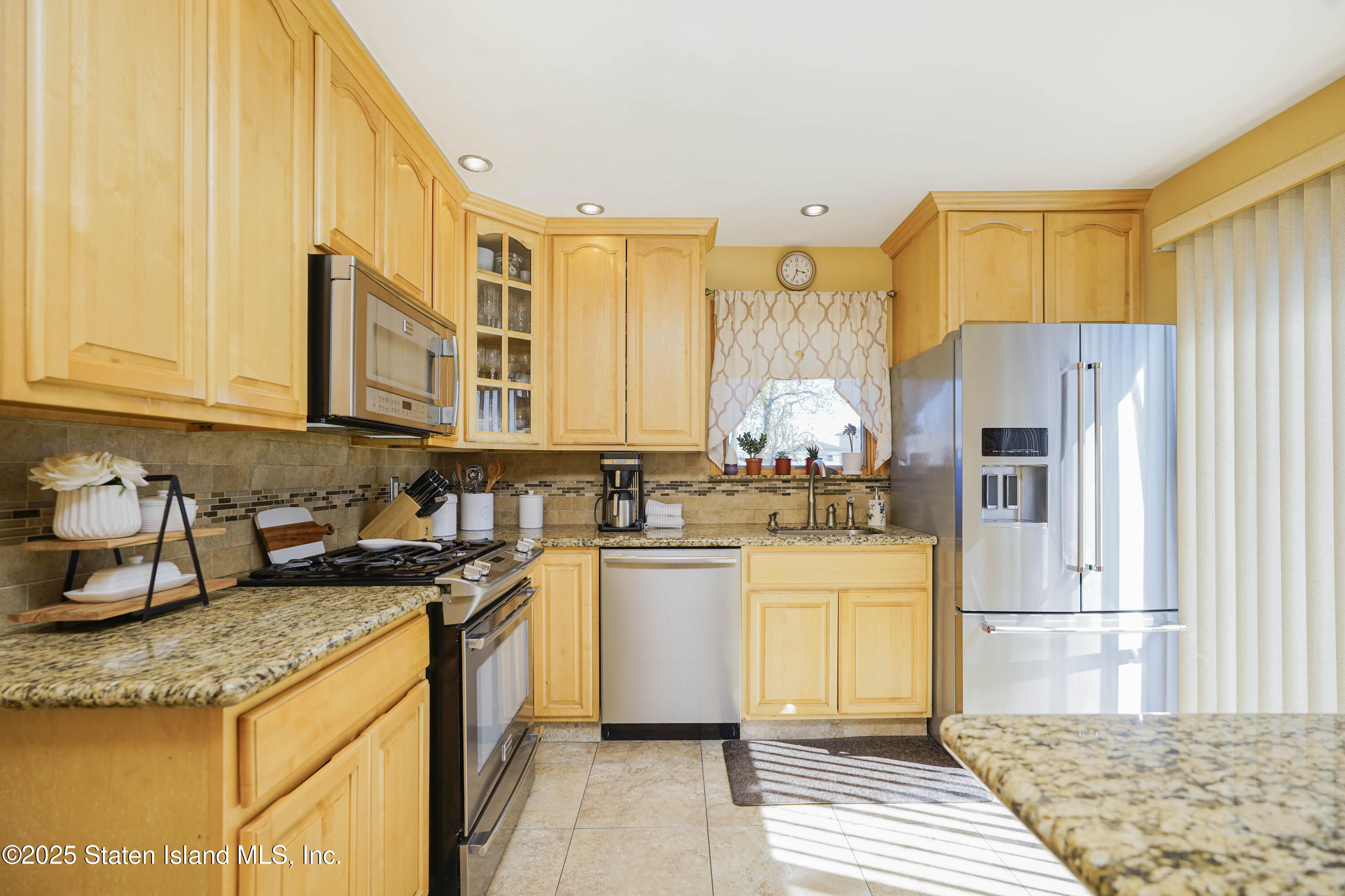 376 Adelaide Avenue, Staten Island, New York image 24