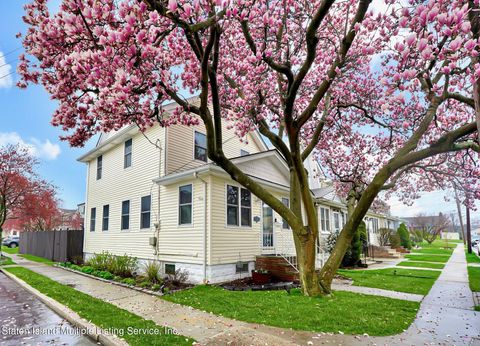 Photo of 258 Waters Avenue, Staten Island, NY 10314 (MLS # 2401782)