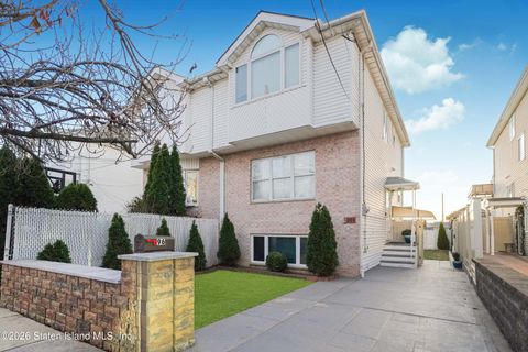 Photo of 96 Oberlin Street, Staten Island, NY 10305 (MLS # 2601557)