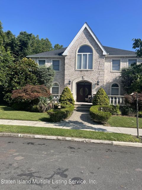 Photo of 11 Newfolden Place, Staten Island, NY 10307 (MLS # 1163678)