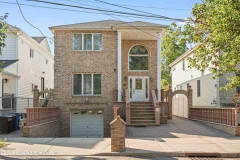 Photo of 287 Rensselaer Avenue, Staten Island, NY 10312 (MLS # 2602251)