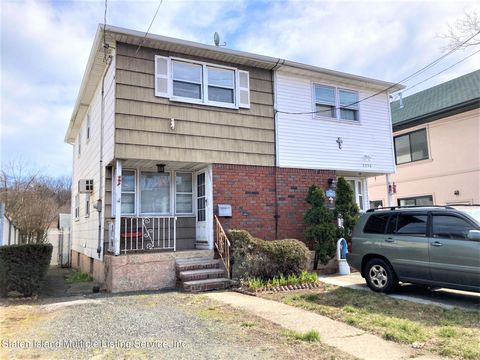 Photo of 2354 Hylan Boulevard, Staten Island, NY 10306 (MLS # 1160838)