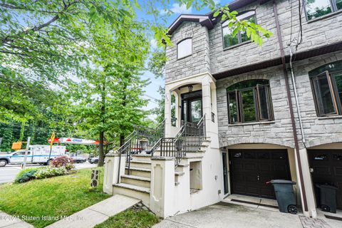 Photo of 343 Arbutus Avenue, Staten Island, NY 10312 (MLS # 2405928)