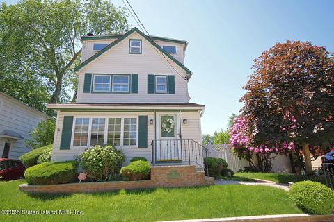 Photo of 48 Markham Place, Staten Island, NY 10314 (MLS # 2502909)